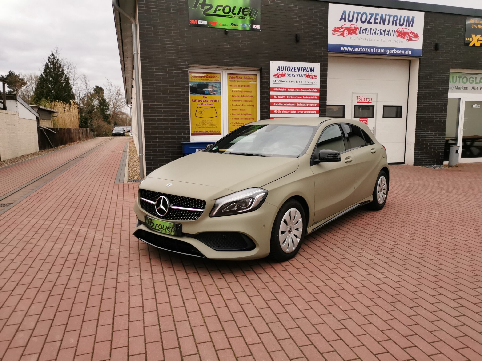 Autofolierung Hannover AZFolie Galerie Mercedes A Klasse Adventures Green Matt